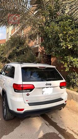 جیپ گراند شیرۆکی